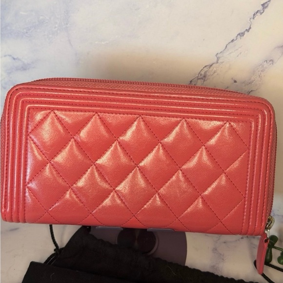 Chanel Pink Quilted Wallet on Chain - Picture 3 of 11
